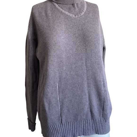 LULULEMON TURTLENECK SZ 4 - Picture 8 of 9